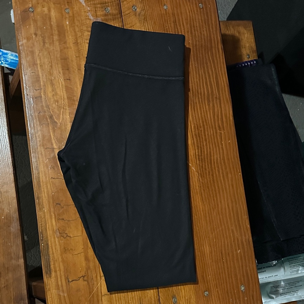 Victoria's Secret Pink Ultimate Black Leggings